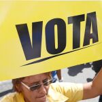 Opositores al chavismo animan a votar en una manifestación contra Maduro