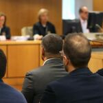 Los quince procesados por la tragedia del Madrid Arena, con el empresario Miguel Ángel Flores a la cabeza (2i) durante el juicio (Agosto 2019)