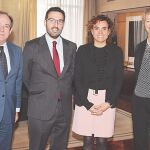 De izq. a dcha. el secretario general de Sanidad José Javier Castrodeza, Joaquín Rodrigo, pte. de Biosim, la ministra de Sanidad Dolors Montserrat y Regina Múzquiz, directora general de Biosim