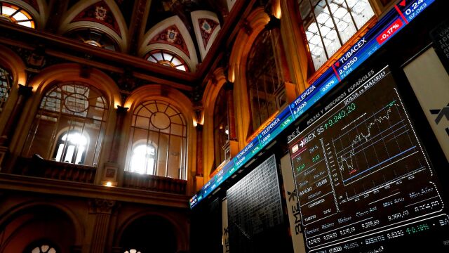 Panel informativo de la Bolsa de Madrid, que muestra la evolución del principal indicador de la Bolsa española, el IBEX 35