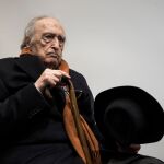 El escritor Rafael Sánchez Ferlosio durante el acto de homenaje del que fue protagonista