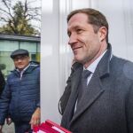 El ministro-presidente de Valonia, Paul Magnette, a su llegada a las negociaciones sobre el acuerdo CETA en Bruselas