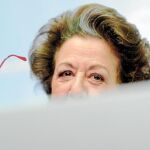 La ex alcaldesa de Valencia y actual senadora del PP por la Comunidad Valenciana, Rita Barberá, durante su comparecencia ante los medios el pasado 25 de febrero