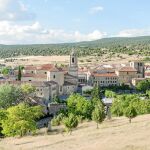 Panorámica de Santo Domingo de Silos, en la provincia de Burgos, coronado por su monasterio