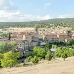 Panorámica de Santo Domingo de Silos, en la provincia de Burgos, coronado por su monasterio