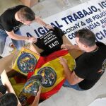 María Sanz, Sara De la Torre, Francisco Méndez, Francisco J. Rodríguez, Pablo Pérez y Raúl González preparaban en Arroyomolinos la manifestación