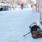Según la fundación Arrels, dedicada al fenómeno del «sinhogarismo», 1.200 personas duermen en la calle en Barcelona