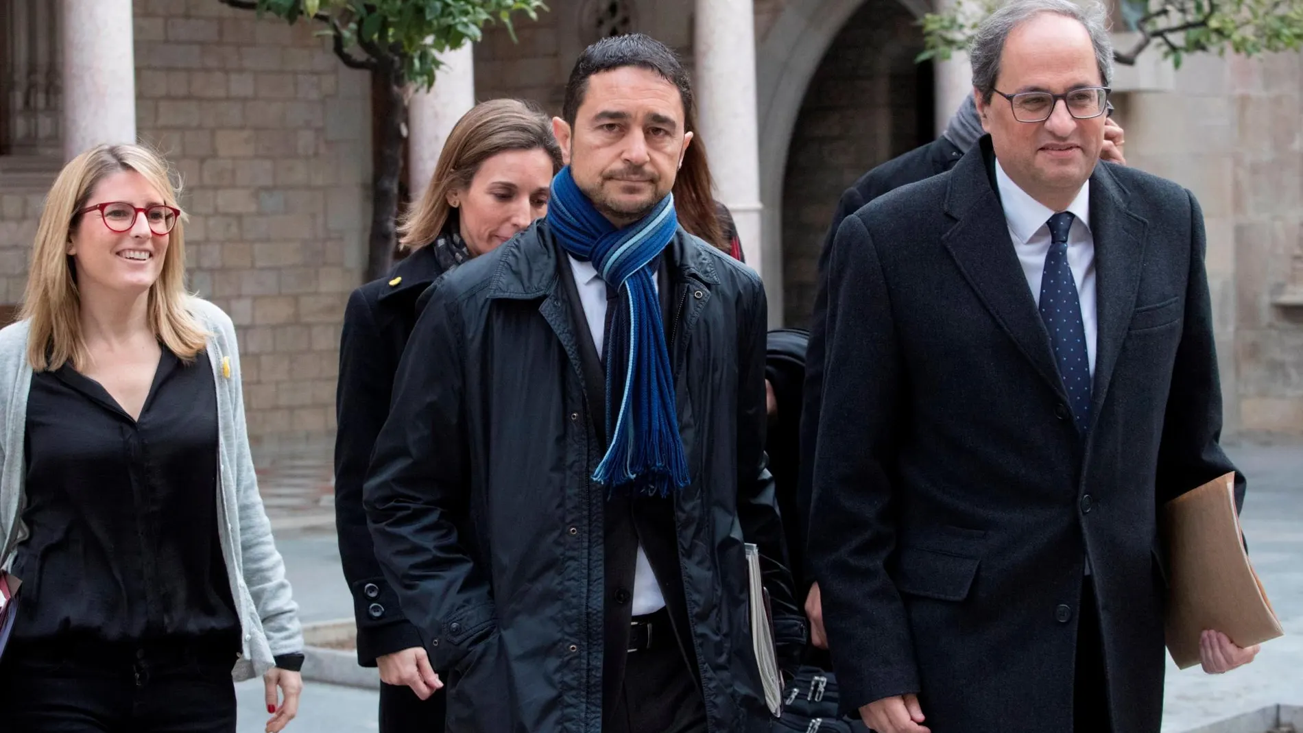 La consellera de Presidencia, Elsa Artadi, junto al presidente de la Generalitat, Quim Torra, y el conseller de Territorio y Sostenibilidad, Damià Calvet / Foto: Efe