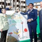 El consejero Juan Carlos Suárez-Quiñones, presenta la iniciativa «Reciclando Sonrisas» junto a José Carlos Agustina, Ana Franco y Guillermo García