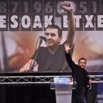 El dirigente de Sortu Arnaldo Otegi, durante una fiesta de bienvenida en la localidad de Elgoibar tras su salida de prisión