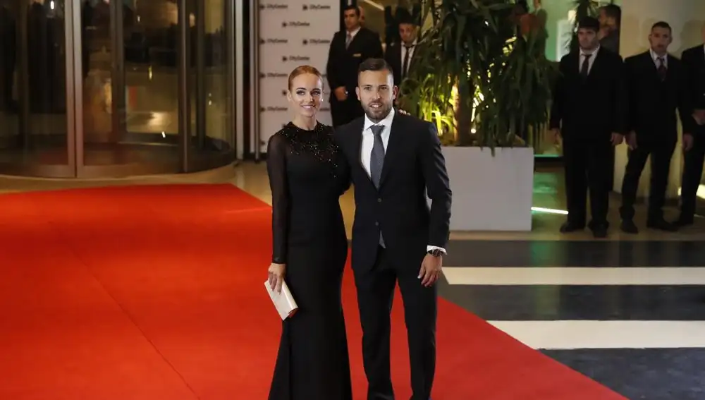 Jordi Alba y su novia Romarey Ventura
