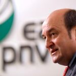 El presidente del PNV, Andoni Ortuzar, ofrece una rueda de prensa