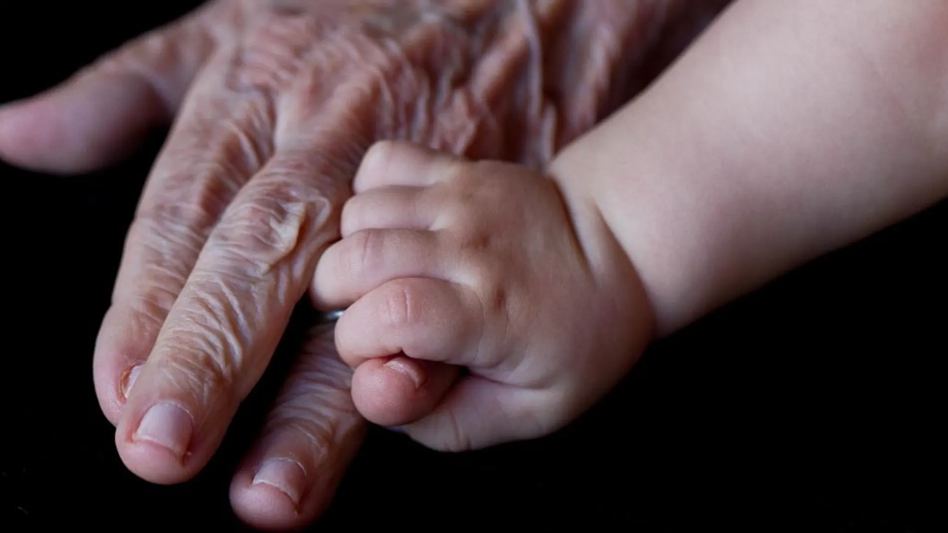 Los hijos de padres mayores son más inteligentes y más frikis tecnológicos