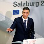 El presidente del Gobierno español, Pedro Sánchez, durante la rueda de prensa tras la segunda jornada de la cumbre informal europea de Salzburgo/Foto: Efe