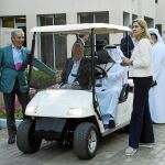 El Rey Juan Carlos asiste junto a la Infanta Cristina en Abu Dabi al Gran Premio de Fórmula 1. Es la segunda aparición pública con su familia después de la foto de familia en el 80 cumpleaños de Doña Sofía