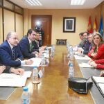 María José Salgueiro y Juan Carlos Suárez-Quiñones durante la reunión de coordinación de campaña invernal