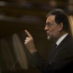El candidato a la investidura, Mariano Rajoy, durante la segunda sesión en el Congreso