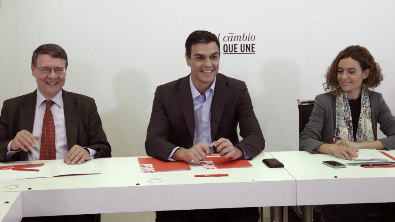 La relación de Sánchez con Jordi Sevilla se deteriora tras el manifiesto sobre el PSOE: de los halagos a la evasión