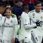 Luka Modric (2i), celebra su gol, el segundo del equipo ante el Sevilla FC. EFE/ Rodrigo Jimenez