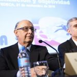 Montoro, junto al presidente de la Federación de Asociaciones de Cuerpos Superiores de la Administración Civil del Estado (Fedeca), Jordi Solé