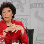 La ministra de Educación y Portavoz del Gobierno, Isabel Celaá, durante la rueda de prensa posterior al Consejo de MInistros/Foto: Efe