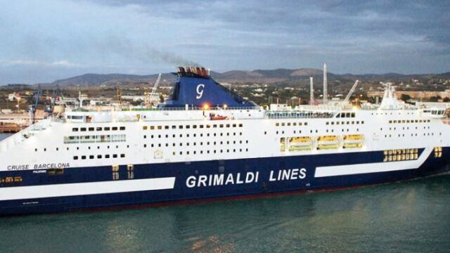 Grimaldi une Barcelona y el puerto de Roma con escala en la isla de Cerdeña (Porto Torres).