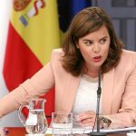 La vicepresidenta del Gobierno, Soraya Saénz de Santamaría, a su llegada a la rueda de prensa posterior a la reunión del Consejo de Ministros