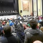 Imagen de la asamblea celebrada ayer en el Casinet de Hostafrancs