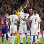 El arbitraje de Deniz Aytekin en el Barça-PSG fue muy polémico