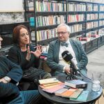 Josep Lluch, Mireia Vidal-Conte y Carles Duarte, ayer, durante la presentación del libro de Màrius Sampere