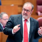 Rey defiende un sistema educativo serio y alejado del populismo en el que se exija a cada alumno lo máximo que pueda dar