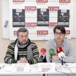 El secretario general del Industria de CCOO en León, Angel M. Santos; el responsable de Minería Extractiva, José Luis Villares; el secretario general de Industria en Castilla y León, Gonzalo A.Díez y el secretario de Política Industrial, Juan Carlos Álvarez, informan sobre la reunión con cuadros sindicales del sector minero