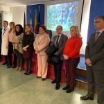 La consejera de Salud, Marina Álvarez (quinta por la izquierda), ayer en Málaga / Foto: La Razón