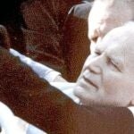 Juan Pablo II, instantes después del atentado que sufrió en el Vaticano el 13 de mayo de 1981