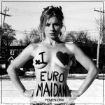 Las activistas de Femen «tragan» con la censura de Instagram y tapan sus pezones
