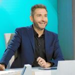 Frank Blanco, presentador del espacio de sobremesa de laSexta, trabajo que compagina con «Te la vas a ganar» en Onda Cero