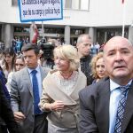 Aguirre y Beltrán Gutiérrez, saliendo del juzgado de Plaza de Castilla en septiembre de 2014
