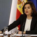 La vicepresidenta del Gobierno, Soraya Sáenz de Santamaría, durante la rueda de prensa que ha ofrecido hoy tras la reunión del Consejo de Ministros