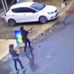 Las dos mujeres antes de ser abatidas por la policía