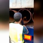 Rescatan a un inmigrante escondido en un tubo de hierro de 40 centímetros