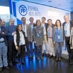 Foto de familia de los miembros de la directiva del PP de Castilla y León, con Herrera, Fernández Mañueco, Sáez de Santamaría, Martínez Maíllo, García tejerina, Antonio Silván, Pablo Casdo, Mar Angulo o Sonia Moneo, entre otros