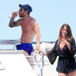 Leo Messi descansa en Ibiza junto a su mujer Antonella y sus hijos Thiago y Mateo