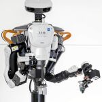 El robot Nextage: Está diseñado para trabajar con humanos en un mismo entorno laboral