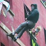 En diez años han ocupado un solar y siete edificios en la capital