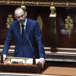 El primer ministro francés, Édouard Philippe, da un discurso de su política general en la Asamblea Nacional en París