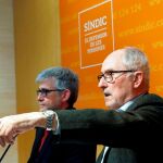 El Síndic de Greuges, Rafael Ribó, junto a su adjunto Jaume Saura, durante la rueda de prensa que ha ofrecido este miércoles / Foto: Efe