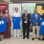 Los vicepresidentes y comodoro del Club Naútico, Ramón Quintero, Paloma Trueba y Ricardo Moreno, respectivamente, en el acto de presentación junto al delegado de Turismo y Deporte, José Manuel Girela; el delegado de Deportes del Ayuntamiento de Sevilla, David Guevara; y el Comandante Naval de Sevilla, Javier Albert