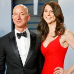 Jeff Bezos y MacKenzie Bezos, en una imagen de archivo / Reuters