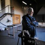 Martín Chirino, en su estudio cercano a Madrid, donde también reside