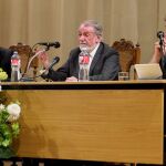 Jaime Mayor Oreja interviene ante una audiencia de más de cuatrocientas personas